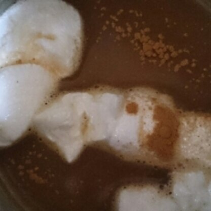 ココナッツオイルをコーヒーに入れると美味しい～マシュマロとも相性良いですね(^^)